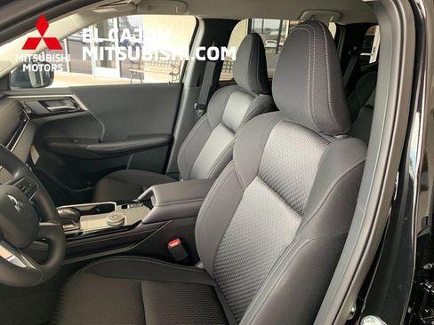 New 2025 Mitsubishi Outlander ES image 10