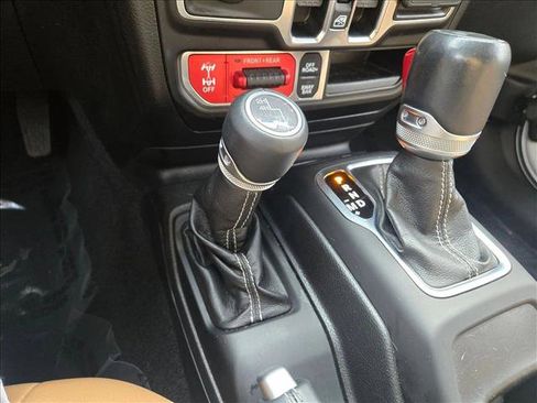 Used 2021 Jeep Wrangler Unlimited Rubicon w/ Cold Weather Group image 12