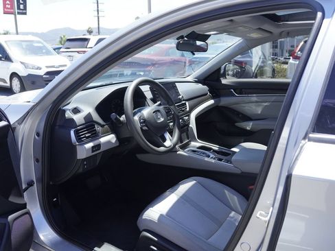 Used 2020 Honda Accord EX image 19