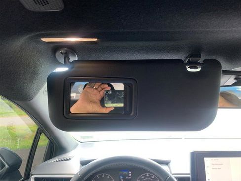 Used 2023 Toyota Corolla SE image 29