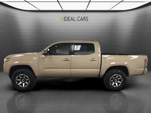 Used 2017 Toyota Tacoma Limited w/ Tow Package RWD image 8