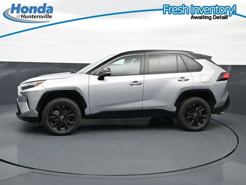 Used 2022 Toyota RAV4 XSE AWD/4WD image 6