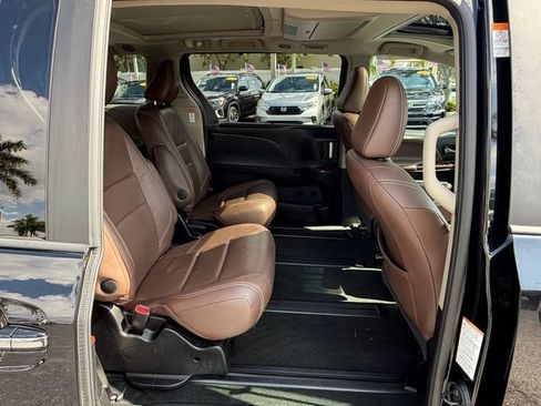 Used 2017 Toyota Sienna Limited Premium AWD/4WD image 19