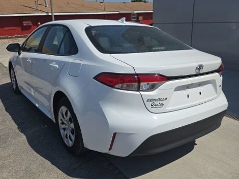 Used 2025 Toyota Corolla LE FWD image 8