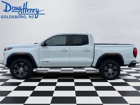 Used 2024 GMC Canyon AT4 AWD/4WD image 2