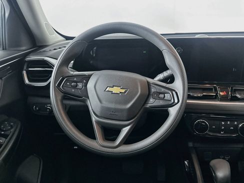 Used 2025 Chevrolet TrailBlazer LT FWD image 17