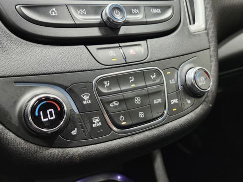 Used 2022 Chevrolet Malibu LT image 33