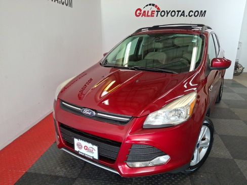 Used 2014 Ford Escape SE w/ Equipment Group 201A image 2