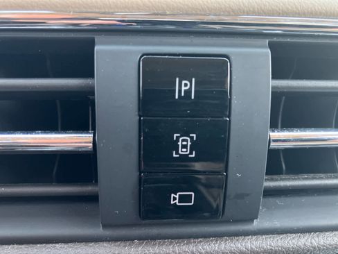 Used 2021 Lincoln Corsair Standard AWD w/ Premium Package image 28