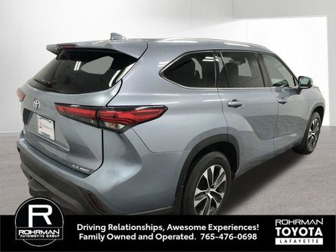 Used 2021 Toyota Highlander XLE image 7