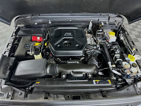 Used 2023 Jeep Wrangler Sahara image 31