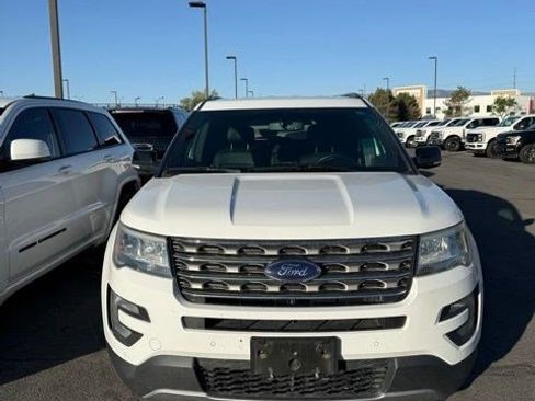 Used 2016 Ford Explorer XLT w/ Equipment Group 202A AWD/4WD image 7