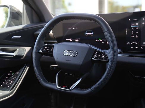 Certified 2025 Audi SQ6 e-tron Prestige AWD/4WD image 17