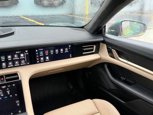 Used 2020 Porsche Taycan Turbo image 18