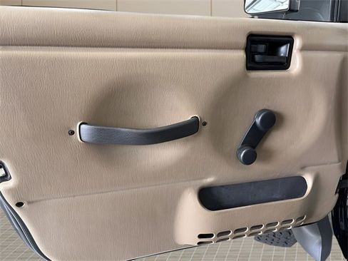 Used 2002 Jeep Wrangler Sport image 18