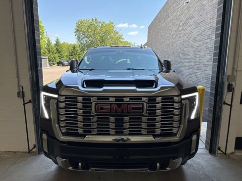 Used 2025 GMC Sierra 2500 Denali w/ Snow Plow Prep/Camper Package AWD/4WD image 2