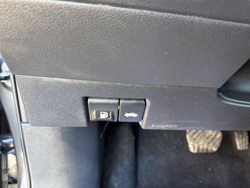 Used 2021 Nissan Kicks S image 18