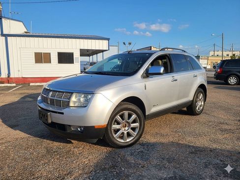 Used 2009 Lincoln MKX 2WD image 2