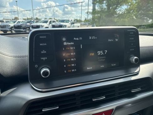 Used 2021 Kia Telluride S AWD/4WD image 21