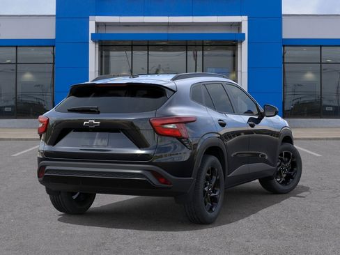 New 2026 Chevrolet Trax LT w/ Sunroof Package image 4