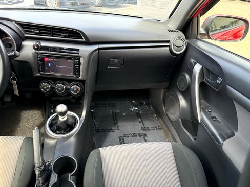 Used 2015 Scion tC image 17