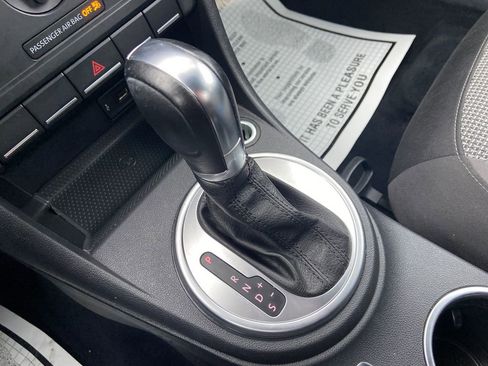 Used 2019 Volkswagen Beetle 2.0T SE FWD image 28