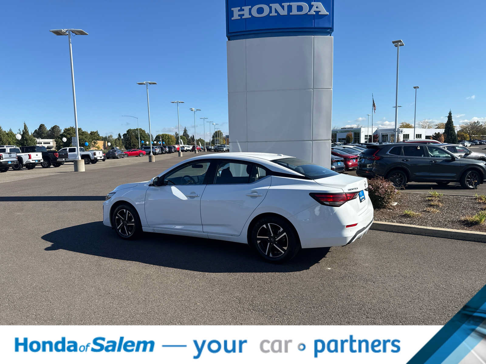 Used 2025 Nissan Sentra SV FWD image 4