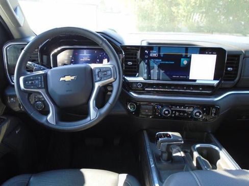 Certified 2025 Chevrolet Silverado 1500 LTZ w/ LTZ Premium Package AWD/4WD image 18