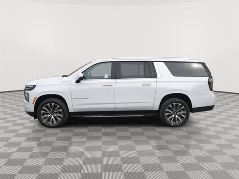 New 2026 Chevrolet Suburban High Country w/ Sun And Tow Package image 7