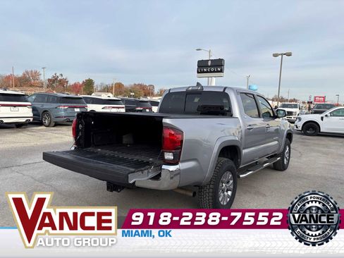 Used 2018 Toyota Tacoma SR5 image 17