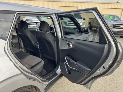 Used 2022 Kia Soul LX w/ Technology Package image 18