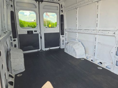 Used 2023 RAM ProMaster 2500 FWD image 12