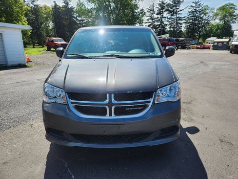 Used 2016 Dodge Grand Caravan SE w/ Quick Order Package 29E SE FWD image 2