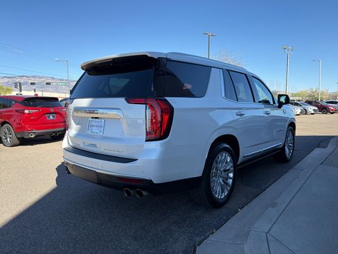 Used 2024 GMC Yukon Denali w/ Advanced Technology Package image 6