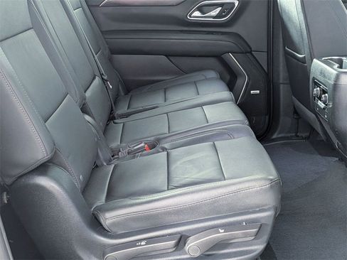 Used 2024 Chevrolet Suburban Z71 w/ Off-Road Capability Package image 31