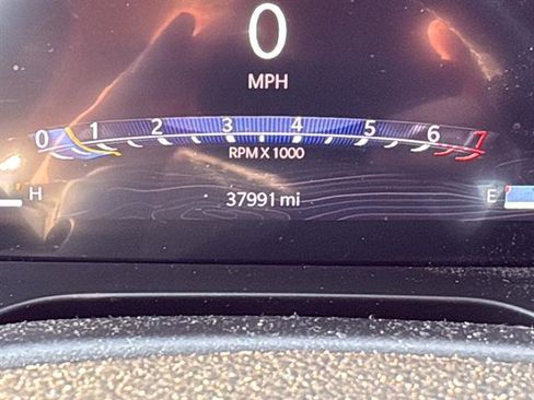 Used 2023 Jeep Grand Cherokee L Limited w/ Black Appearance Package image 23