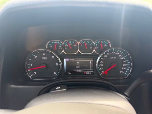 Used 2015 Chevrolet Suburban LT AWD/4WD image 15