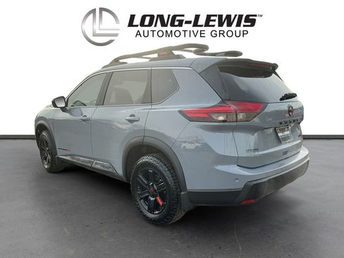 Used 2025 Nissan Rogue SV image 4