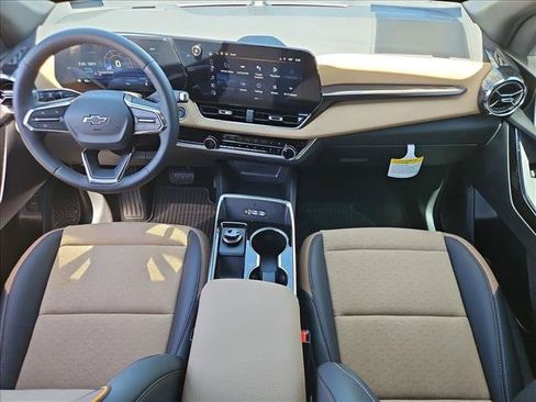 New 2026 Chevrolet Equinox ACTIV w/ Convenience Package III FWD image 14