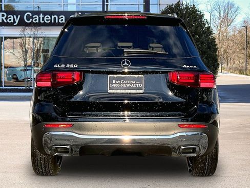 New 2026 Mercedes-Benz GLB 250 4MATIC image 4
