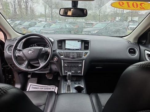 Used 2019 Nissan Pathfinder SL AWD/4WD image 12