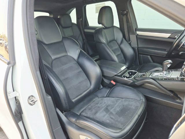 Used 2014 Porsche Cayenne GTS AWD/4WD image 14