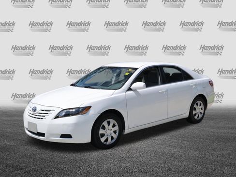 Used 2009 Toyota Camry LE FWD image 5