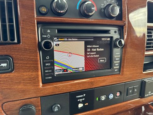 Used 2020 GMC Savana 2500 w/ Enhanced Convenience Package image 21