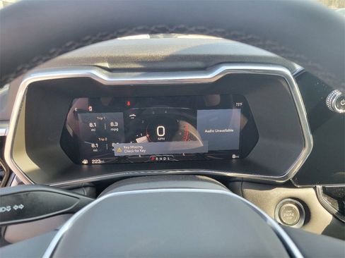 New 2025 GMC Canyon Elevation w/ Technology Package image 17