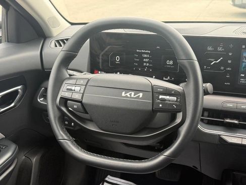 Used 2025 Kia K4 EX FWD image 15