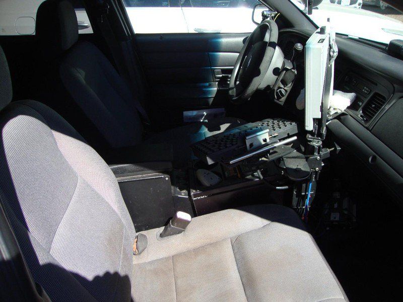 Used 2009 Ford Crown Victoria Police Interceptor RWD image 6