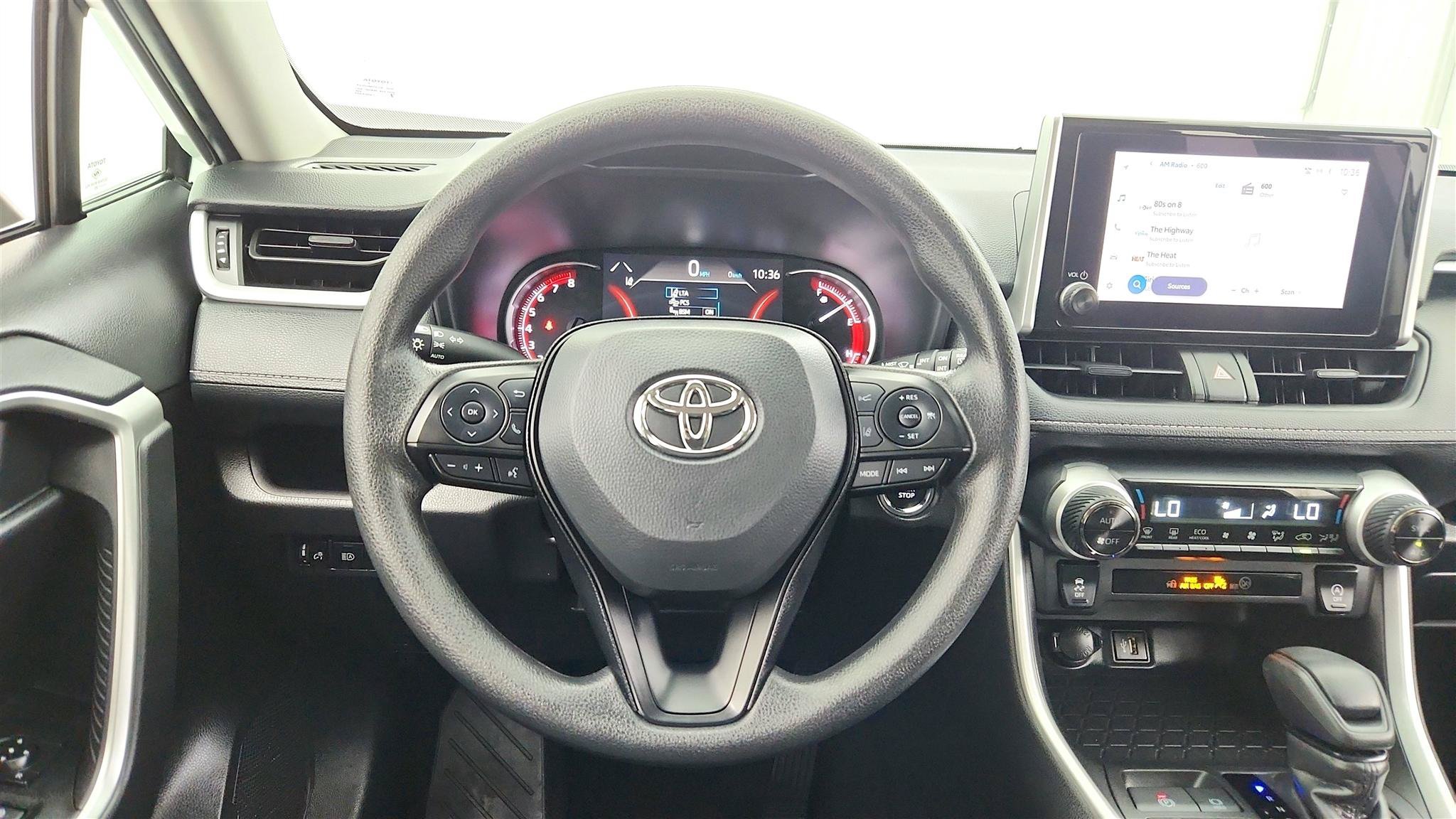 Used 2025 Toyota RAV4 XLE FWD image 21