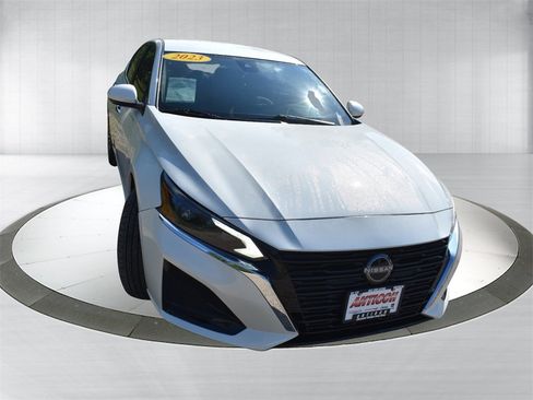 Used 2023 Nissan Altima 2.5 SV image 10