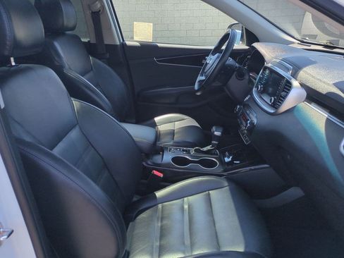 Used 2020 Kia Sorento EX FWD image 25
